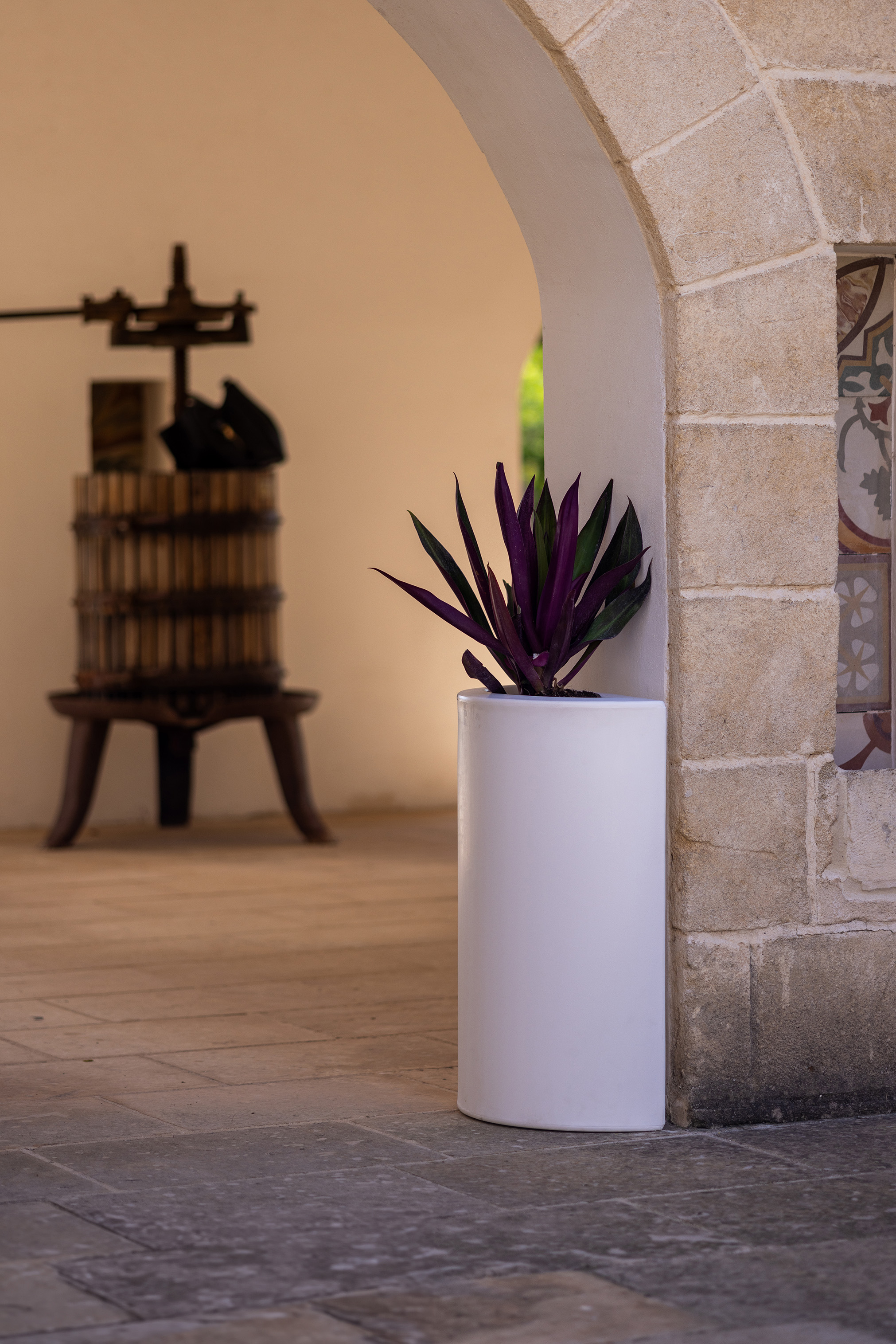 vaso-circolare-appoggio-parete-app65-interno